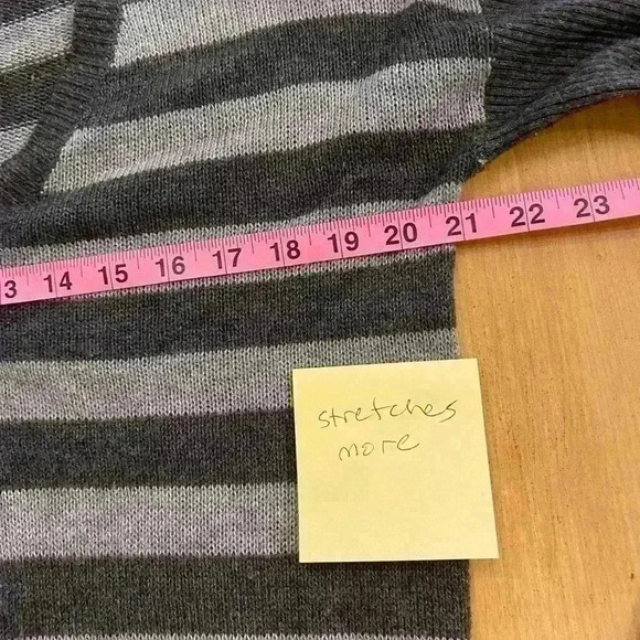 Wool Blend Gray Striped  Sweater petite - Picture 7 of 10